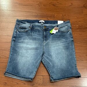 Lane Bryant Straight Fit Denim High Rise Bermuda Shorts Women's Plus size 24 NWT